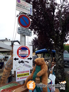 Photo de l'événement Marché mensuel des brocanteurs professionnels