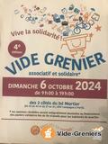 Photo Vide grenier associatif et solidaire à Paris