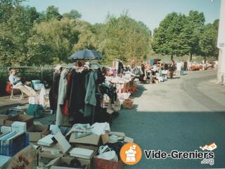 Photo de l'événement Vide grenier de l'Association du Quai Saint-Jacques