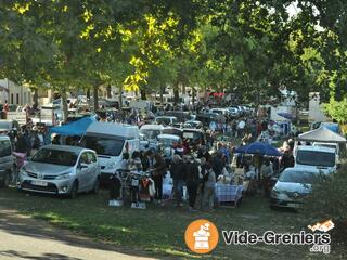 Photo de l'événement Vide grenier de l'automne