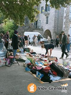 Photo de l'événement Vide grenier solidaire pour les enfants de l'école Volamau